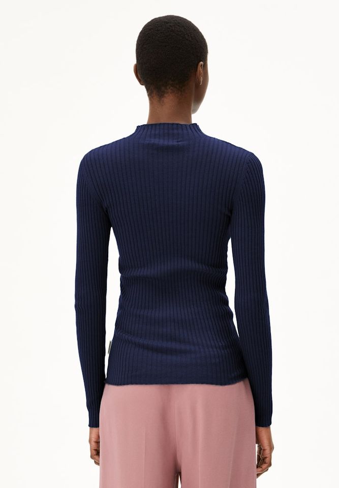 Rippstrick Alaania tinted navy von Armedangels