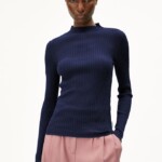 Rippstrick Alaania tinted navy von Armedangels