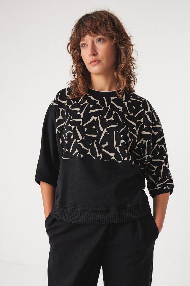 Shirt Nahiera black von SKFK