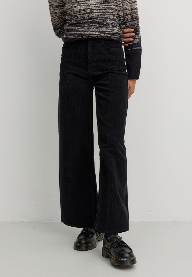 Hose Erica Corduroy black von recolution