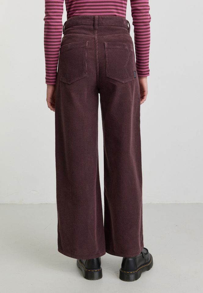 Hose Erica Corduroy dark plum von recolution