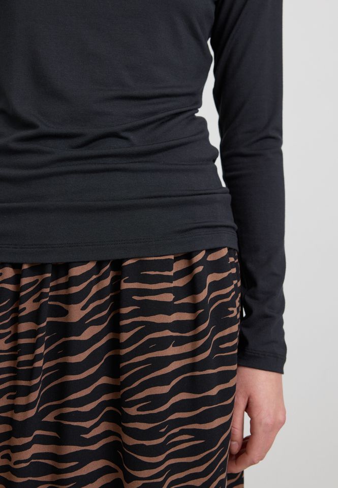 Longsleeve Avenuela black von recolution