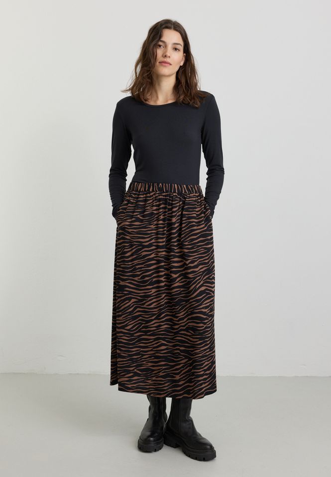 Longsleeve Avenuela black von recolution