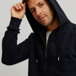 Sweatjacke Birch black von recolution