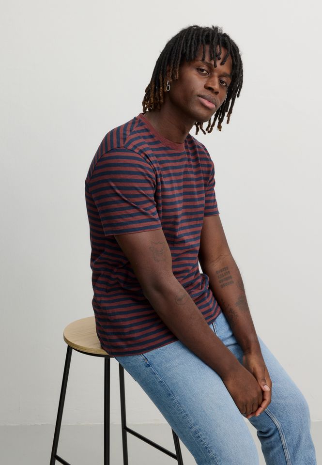 T-Shirt Delonix Stripes dark plum von recolution