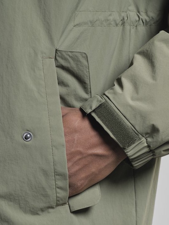 Parka Luvos leaf green von Dedicated.