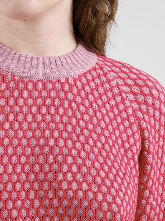 Sweater Husie Bubble Knit true red/lilas pink von Dedicated.