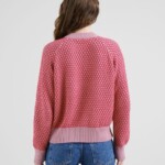 Sweater Husie Bubble Knit true red/lilas pink von Dedicated.