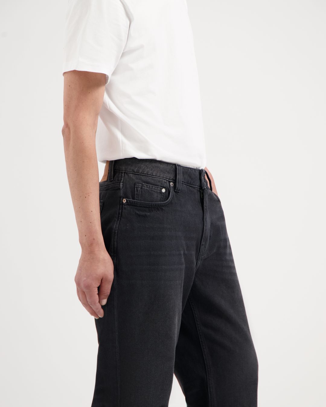 Jeans Larry Loose smoky noir von Kuyichi