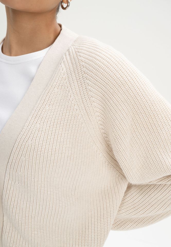 Rippstrick Cardigan Bhuma cream melange von MELAWEAR