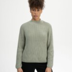 Stehkragenpullover Analah green clay von MELAWEAR