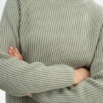 Stehkragenpullover Analah green clay von MELAWEAR