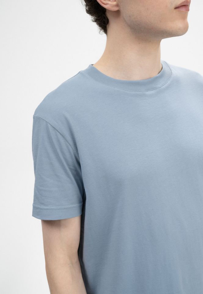 T-Shirt Avan dusk blue von MELAWEAR