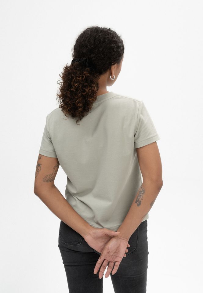 T-Shirt Khira dusty green von MELAWEAR