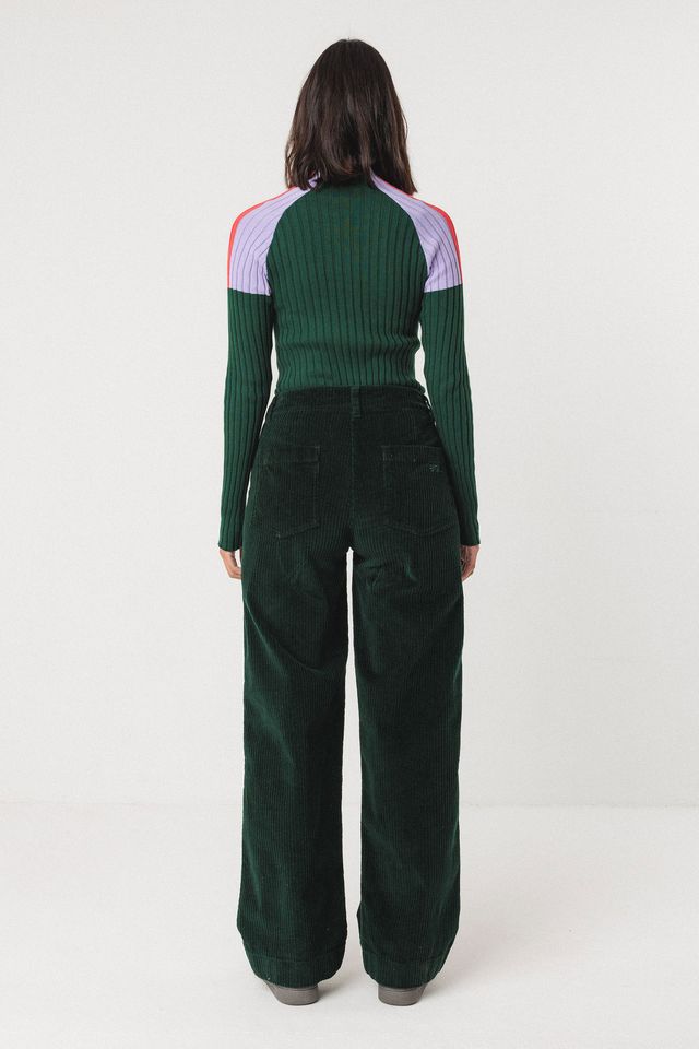 Hose Leartza dark green von SKFK