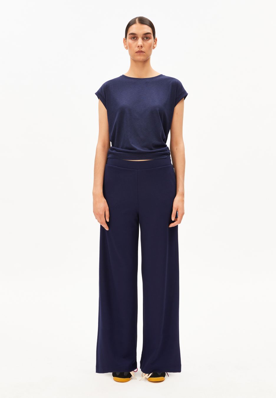 Hose Himaari tinted navy von Armedangels