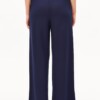 Hose Himaari tinted navy von Armedangels