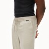 Hose Lukaa Lino sandstone von Armedangels