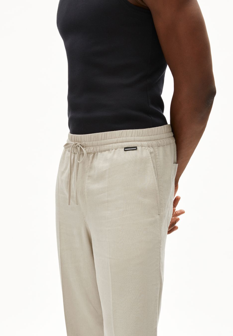 Hose Lukaa Lino sandstone von Armedangels