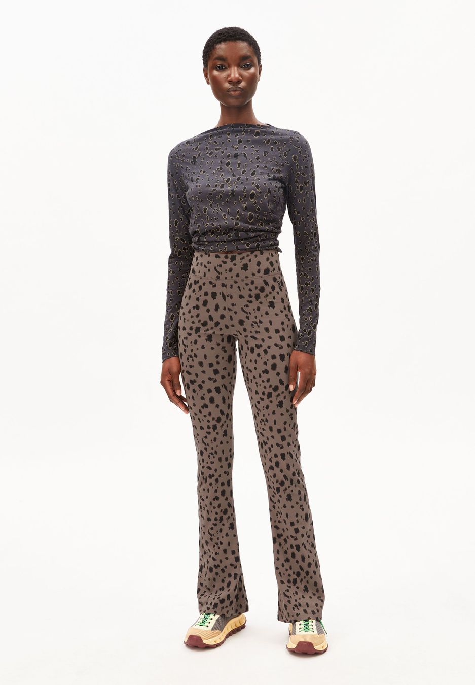 Leggings Leo Rehmaa walnut cream von Armedangels