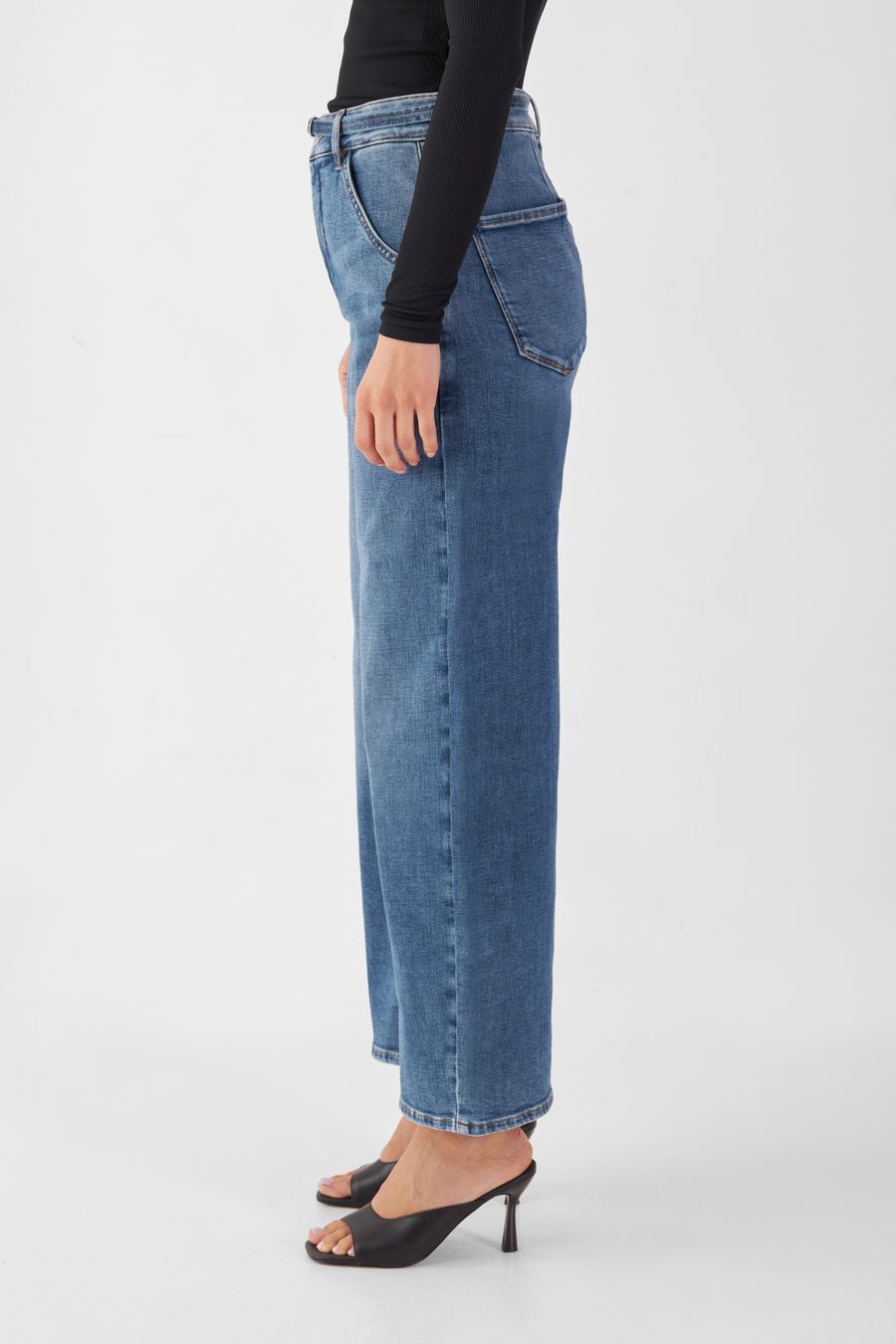 Jeans Blink Wide Barrel Soft Denim - Classic vintage blue von DAWN