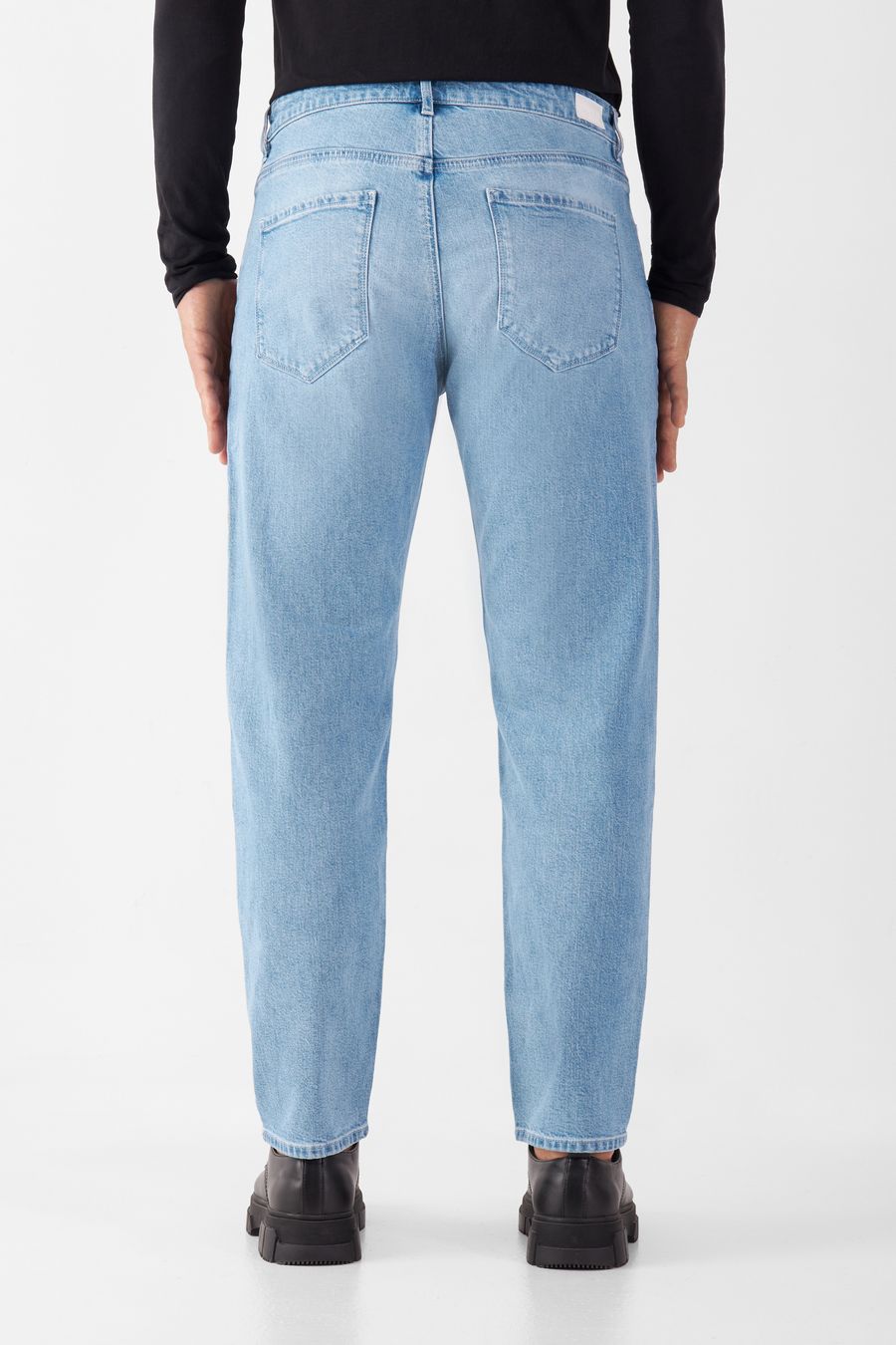 Jeans Rise Relaxed Tapered Minimal Stretch - Basic bright blue von DAWN