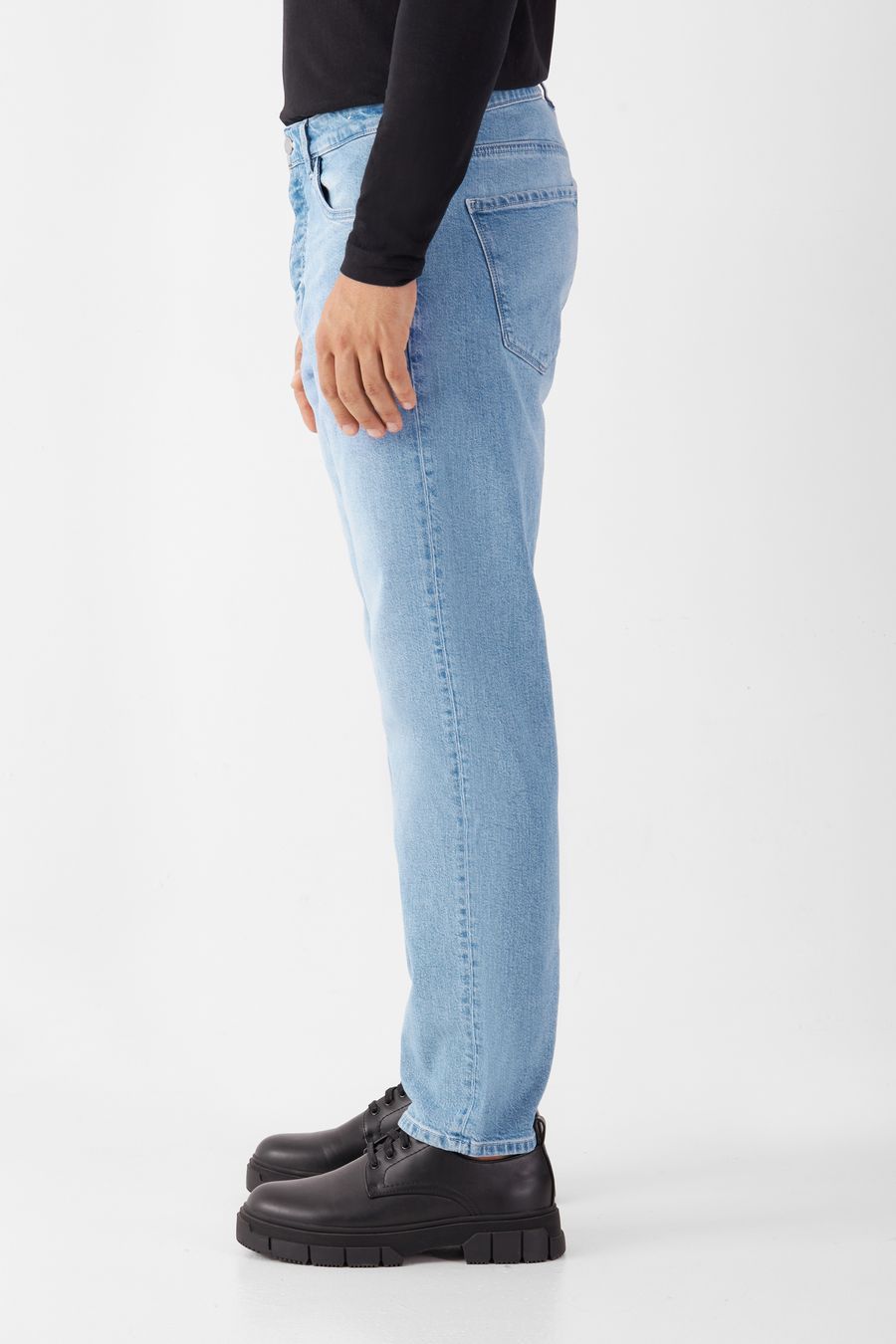 Jeans Rise Relaxed Tapered Minimal Stretch - Basic bright blue von DAWN