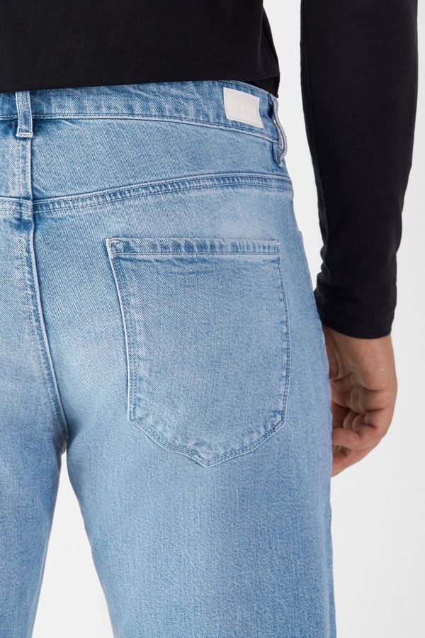 Jeans Rise Relaxed Tapered Minimal Stretch - Basic bright blue von DAWN