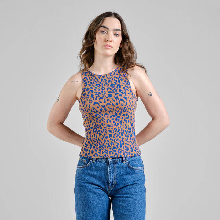 Top Rib Valdermarsvik Leopard rawhide von Dedicated.