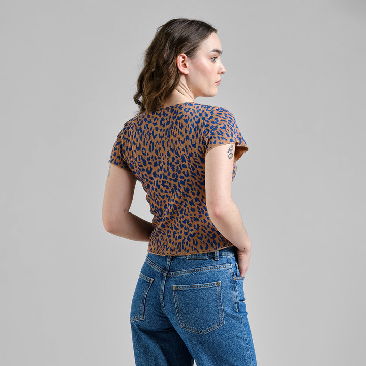 Top Rib Ven Leopard rawhide von Dedicated.