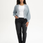 Rippstrick Cardigan Bhuma cloudy blue von MELAWEAR