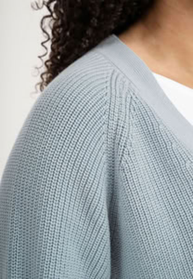 Rippstrick Cardigan Bhuma cloudy blue von MELAWEAR