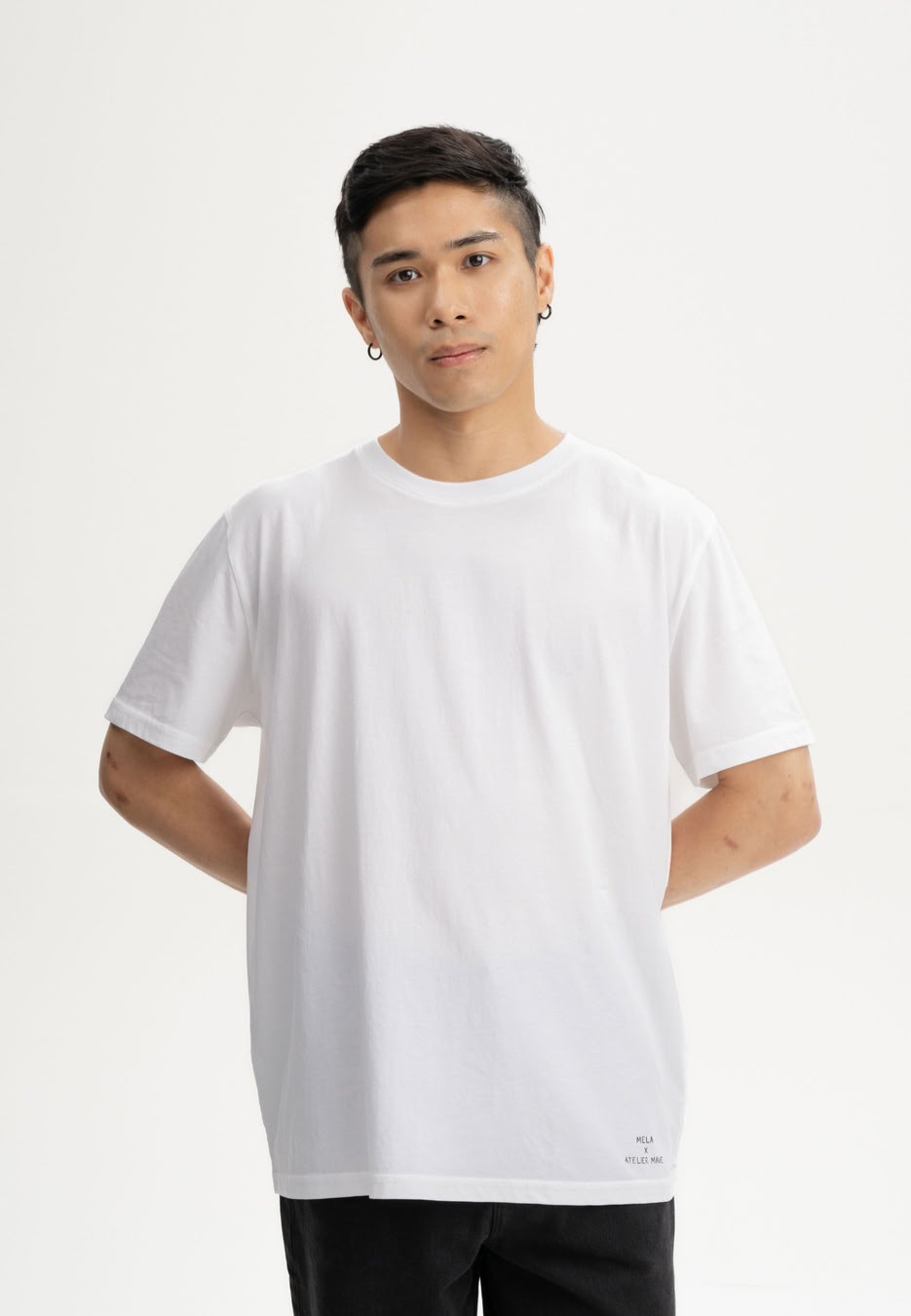 T-Shirt Sadhil Artist Edition Atelier Mave weiß / print secret lake von MELAWEAR