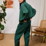 Hose Haruku dark green von TWOTHIRDS