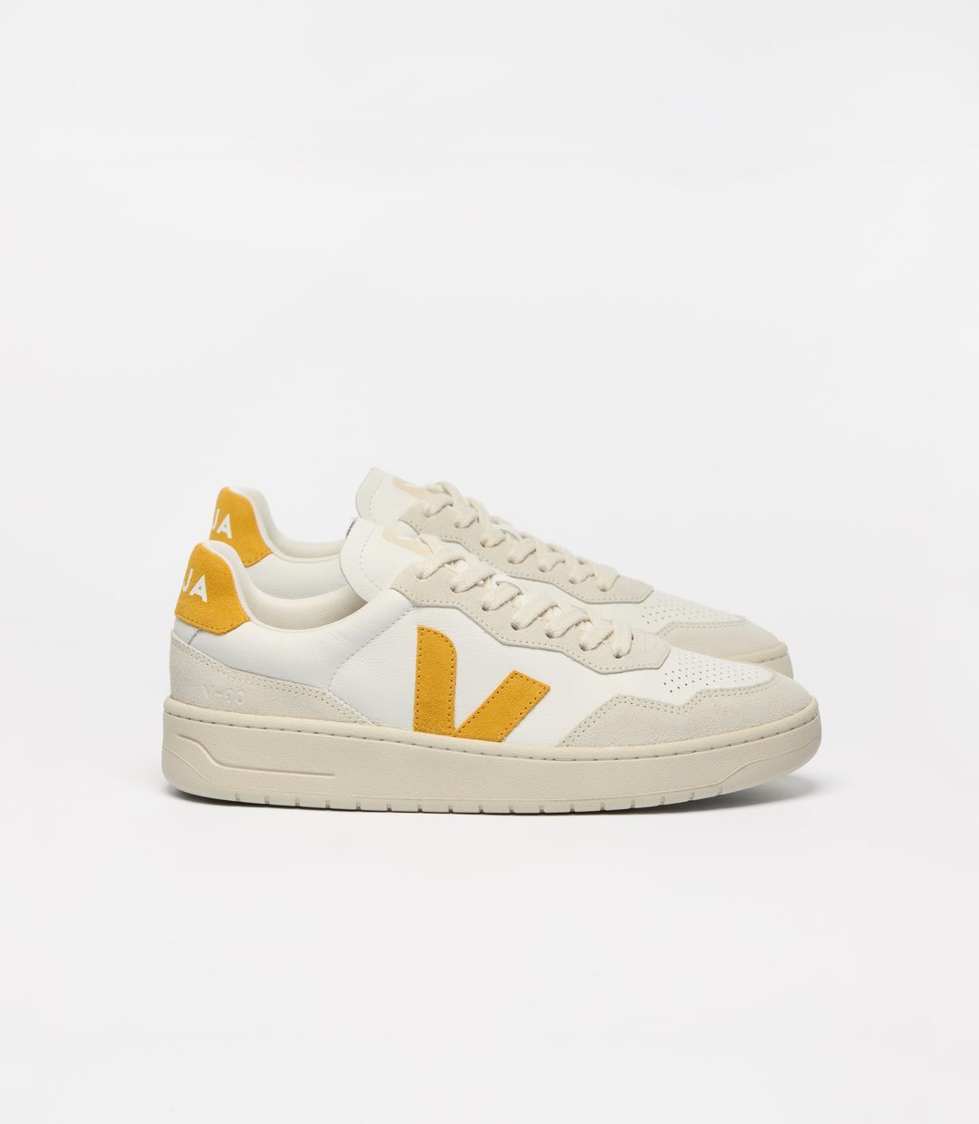 Sneaker V-90 white_safran von VEJA