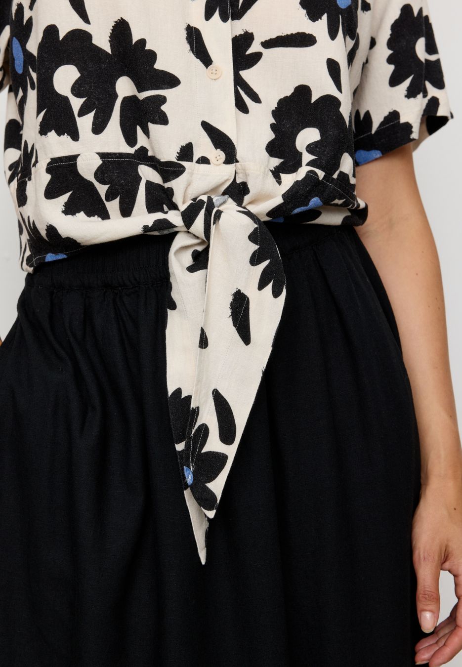 Bluse Ocra Bloom electric blue von recolution