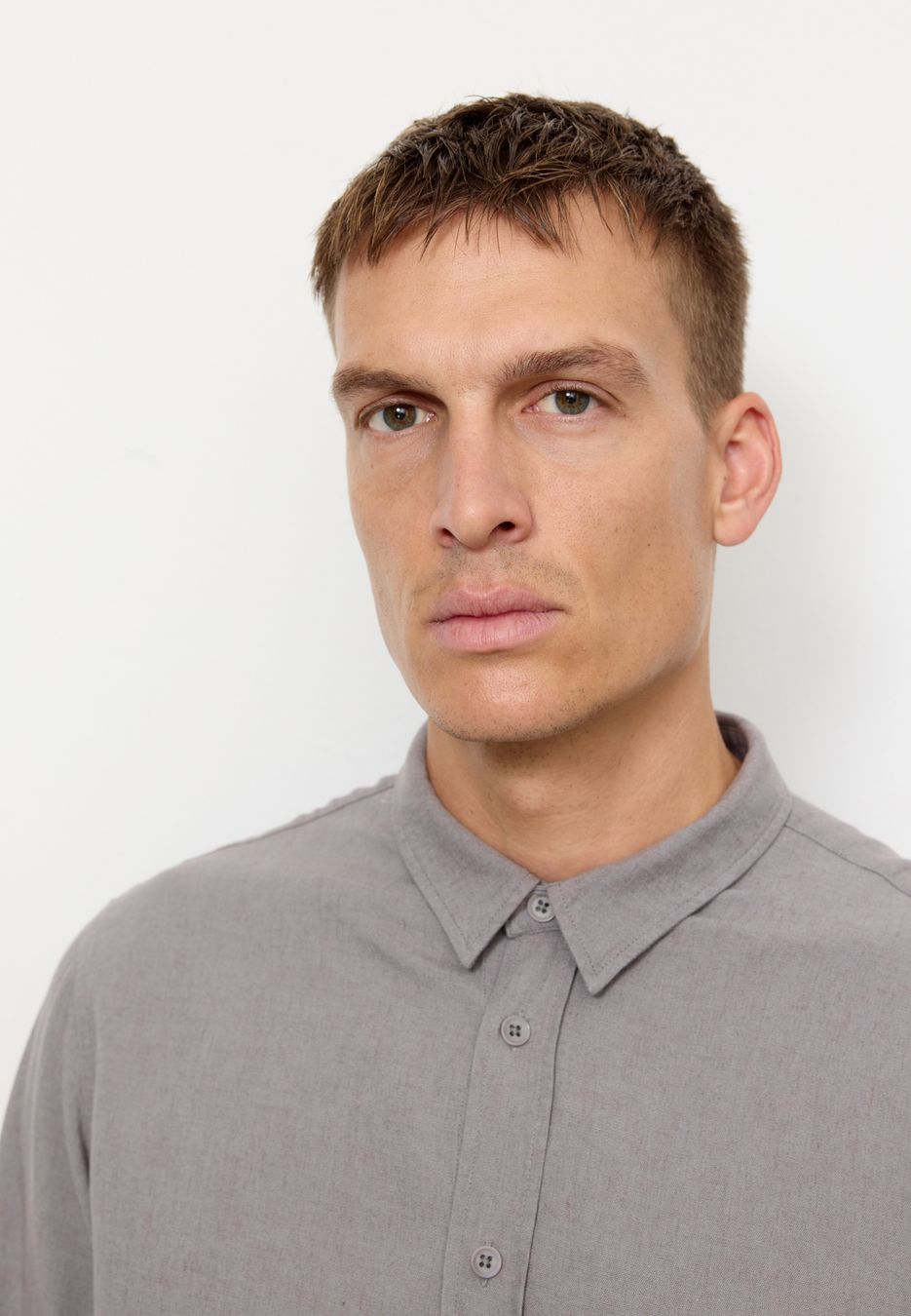 Hemd Nutmeg greige von recolution