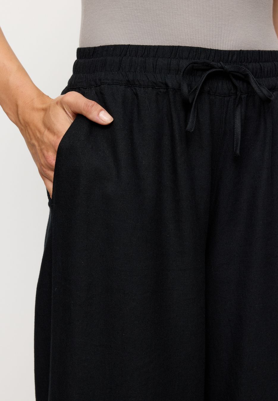 Hose Alisma black von recolution