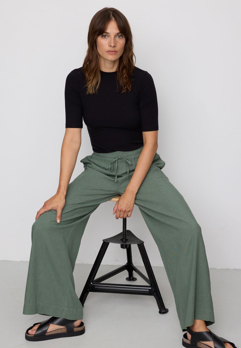 Hose Alisma khaki von recolution