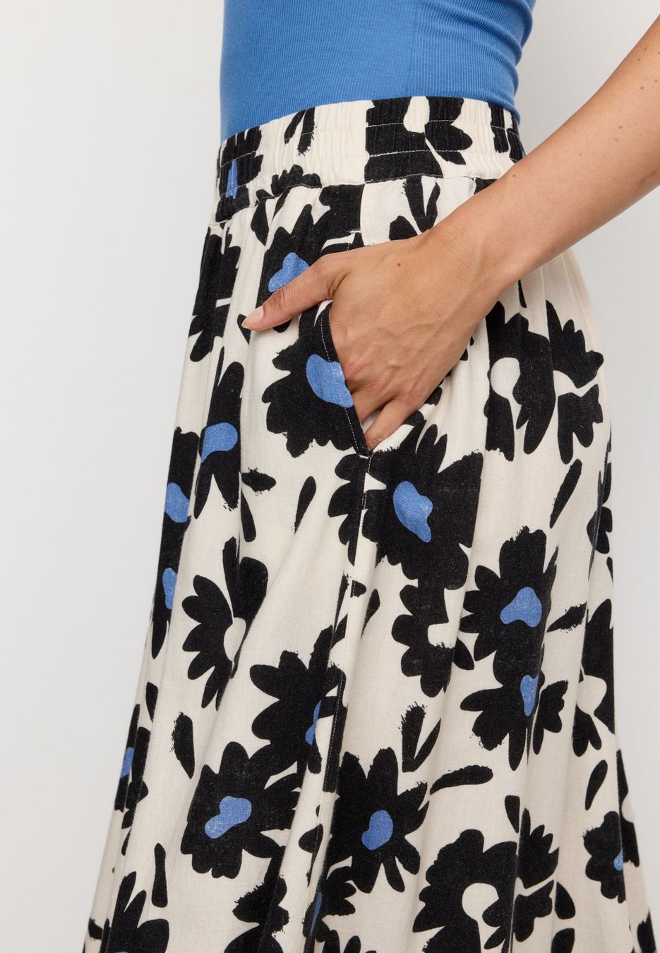 Rock Fennel Bloom electric blue von recolution