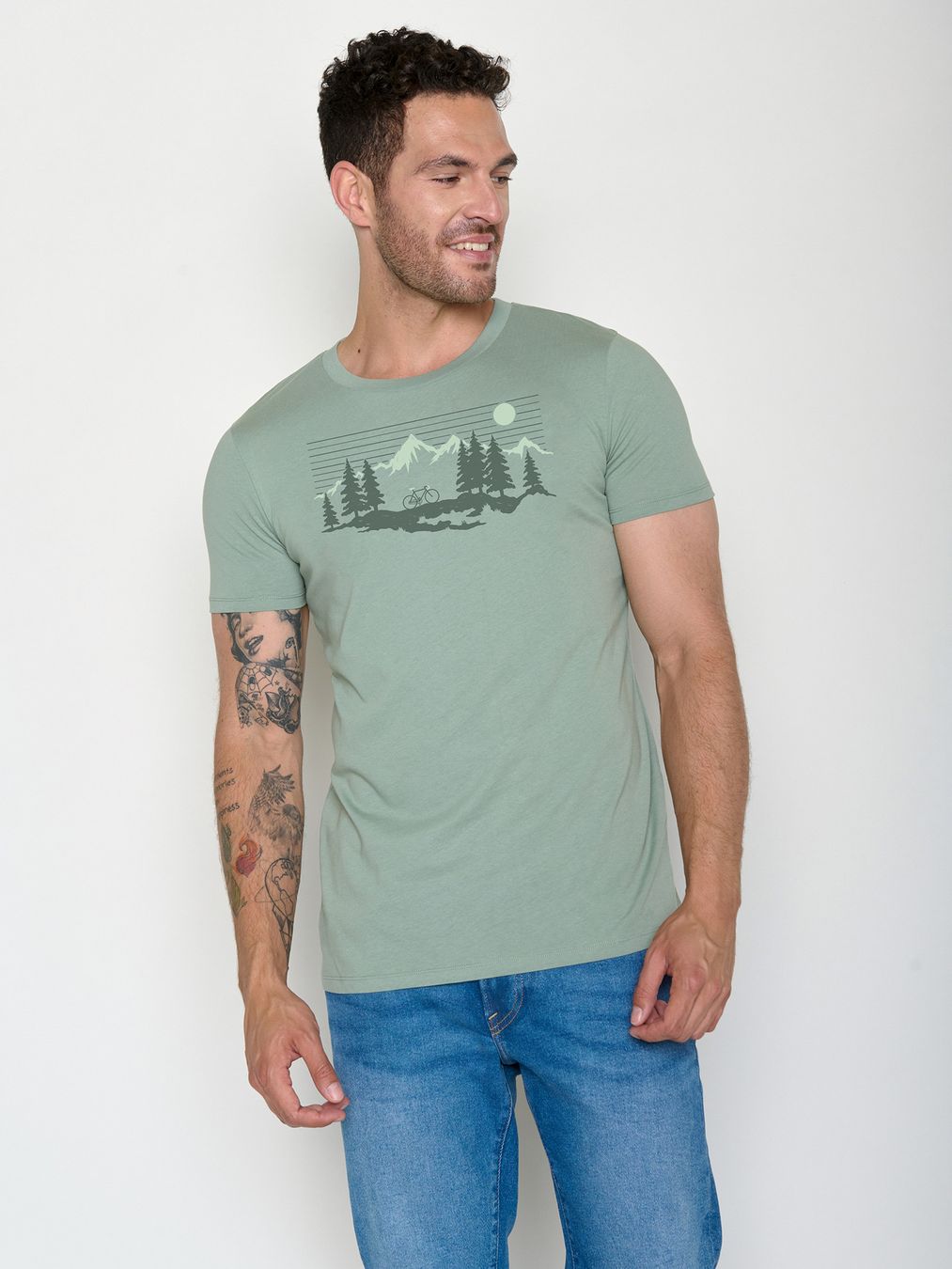 T-Shirt Guide Bike Mountain Pines soft sage von Greenbomb