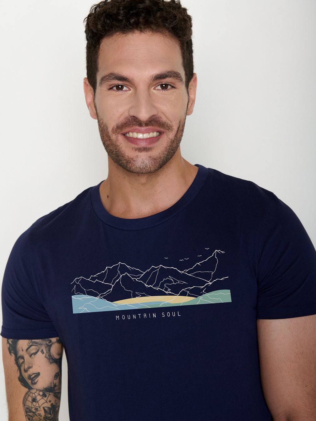 T-Shirt Guide Mountain Soul navy von Greenbomb