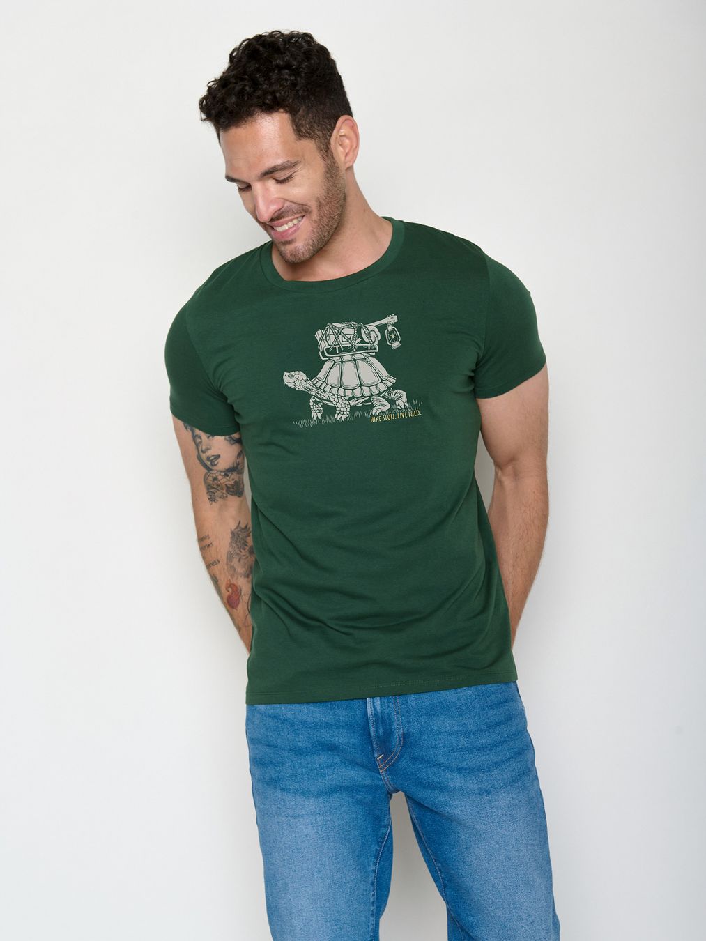 T-Shirt Guide Turtle Walk bottle green von Greenbomb