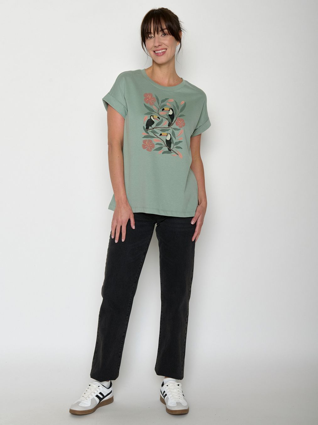 T-Shirt Loony Tucan Flower pale green von Greenbomb