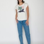 T-Shirt Timid Panther Leaves moonstone von Greenbomb
