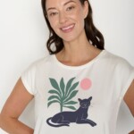 T-Shirt Timid Panther Leaves moonstone von Greenbomb