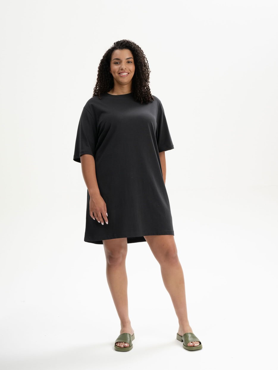 Kleid Baasu schwarz von MELAWEAR