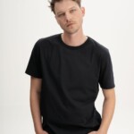 T-Shirt Izaan schwarz von MELAWEAR