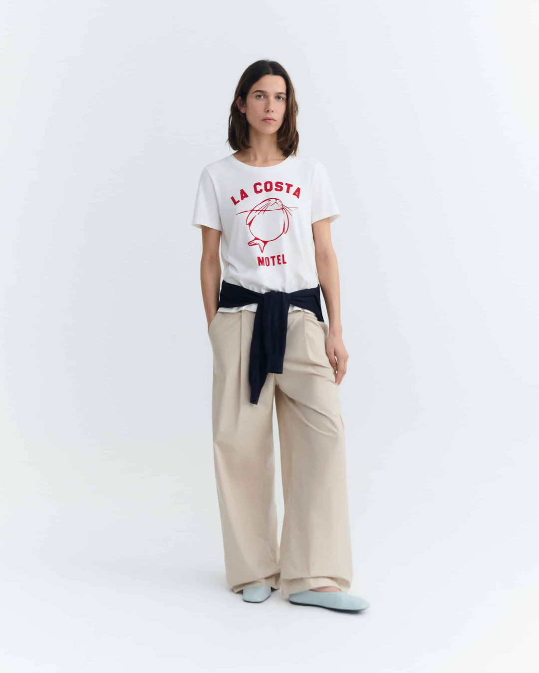 T-Shirt Ida Animal Motel snow white von Thinking MU
