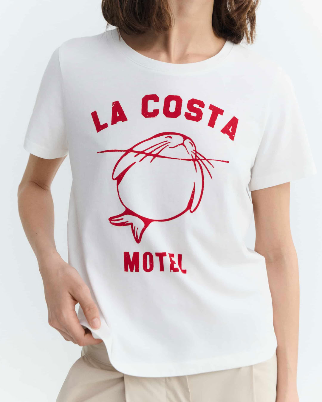 T-Shirt Ida Animal Motel snow white von Thinking MU